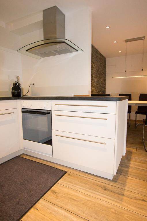 Bellevue Apartment *